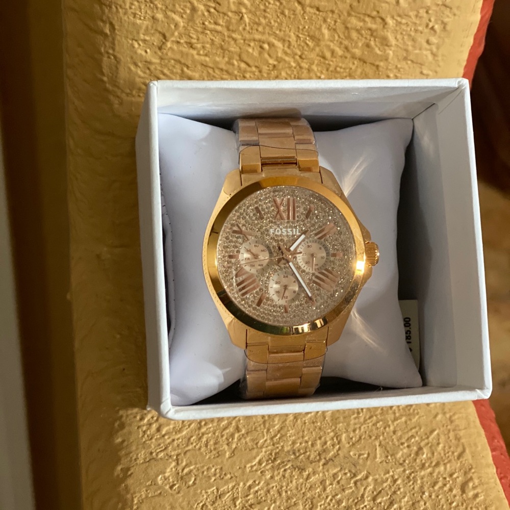 Watch - Picture 2 of 3